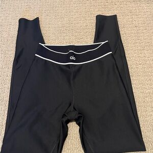 ALO Yoga Leggings in Black with White Trim